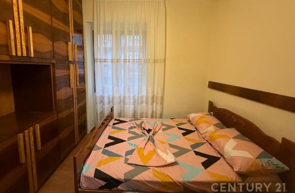 Apartament 1+1 me qira , prane Gardes