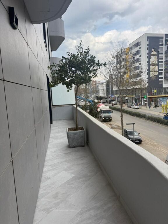For rent apartment 2+1+2wc+2 balconies in Kamez
