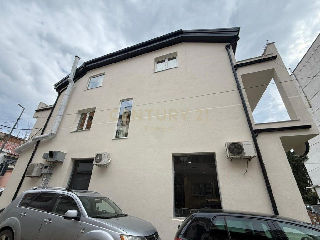 BLV.BAJRAM CURRI, RESTAURANT FOR RENT