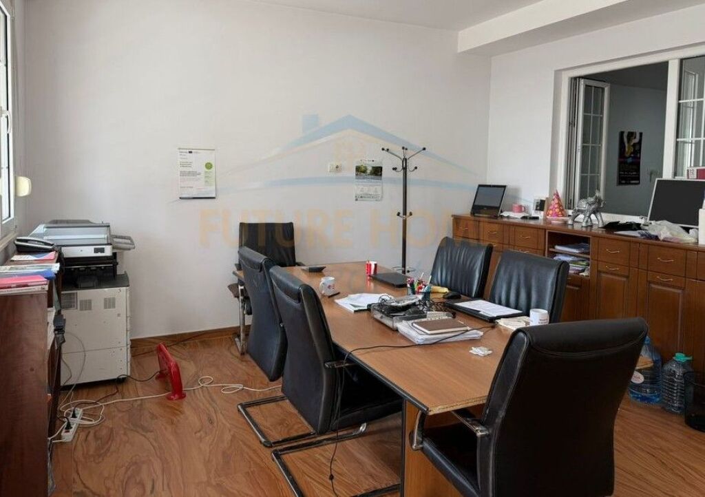 Qera, Apartament 2+1 për zyra, Qendër, Tiranë.
