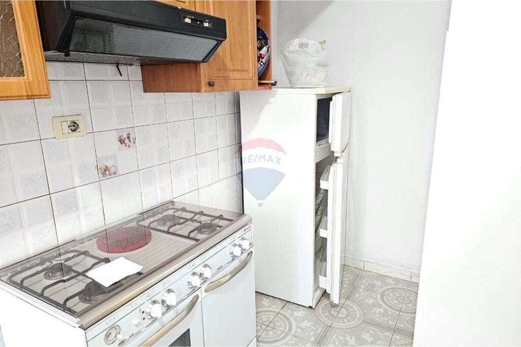 Apartment - For Rent - Square 21, Tirana