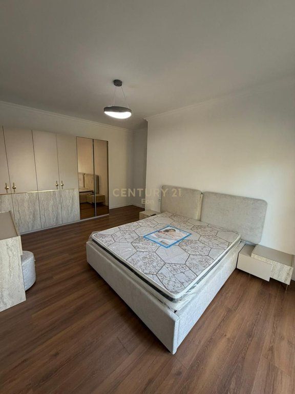SHITET APARTAMENT 2+1 DHE VERANDE NE SHKEMBIN E KAVAJES, DURRES !