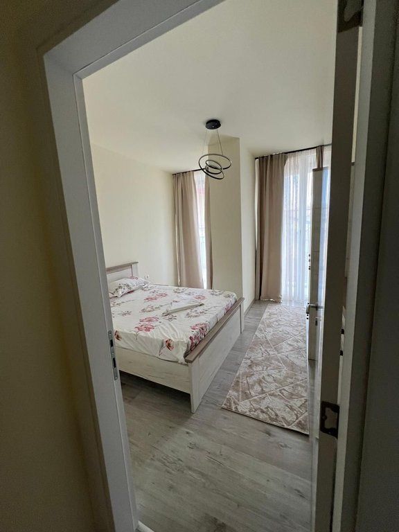 Shitet apartament 1+1 + post parkimi – Rruga Riza Cerova