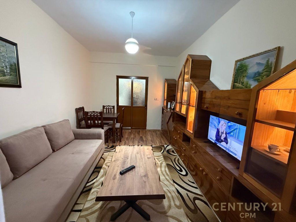 APARTAMENT 1+1 ME QIRA PRANE GARDES  NE TIRANE TE RE
