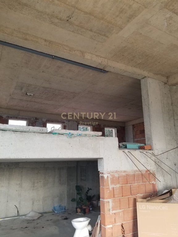 COMMERCIAL SPACE FOR RENT, LOCATED IN SHKOZE!