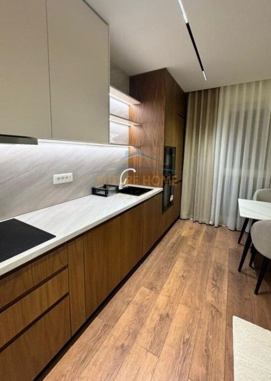 Affitto, Appartamento 2+1, Xhamllik, Tirana.
