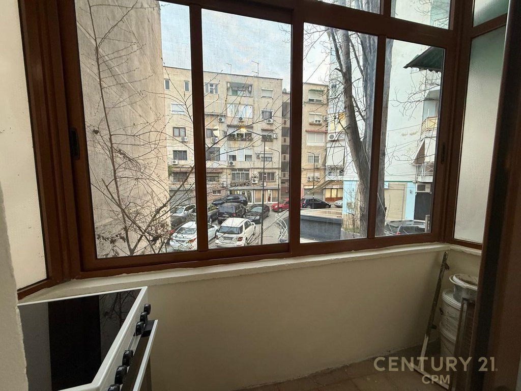 APARTAMENT 1+1 PER QIRA TIRANA E RE PRANE GARDES