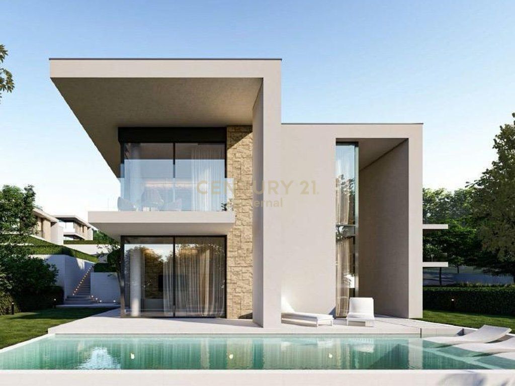 Villa with Swimming Pool For Sale in Farkë