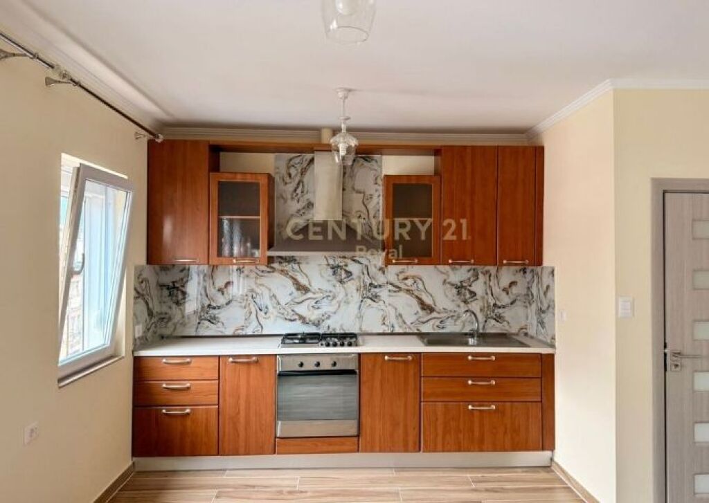 Apartament 2 + 1 për shitje– zonë me qasje të mirë dhe vlerë investimi