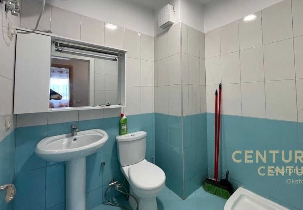 Apartament 2+1 me qira tek Liqeni i Thate ,  