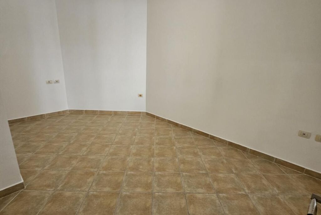 Tek Kopshti Botanik, ​Shitet Apartament 2+1 Me Hapësirë Të Bollshme!