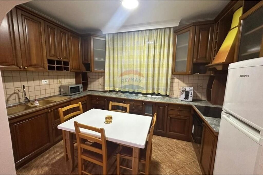 Appartamento - In Affitto - Ex Campo di Aviazione, Tirana
