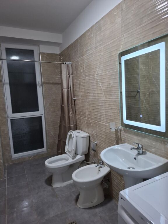 Affittasi appartamento 3+1, via 5 Maj, vicino ai palazzi del Comune