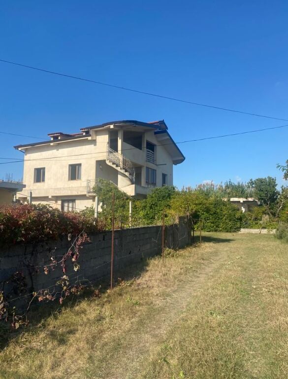 Vile ne Shitje ne zonen e Plazhit, Durres
