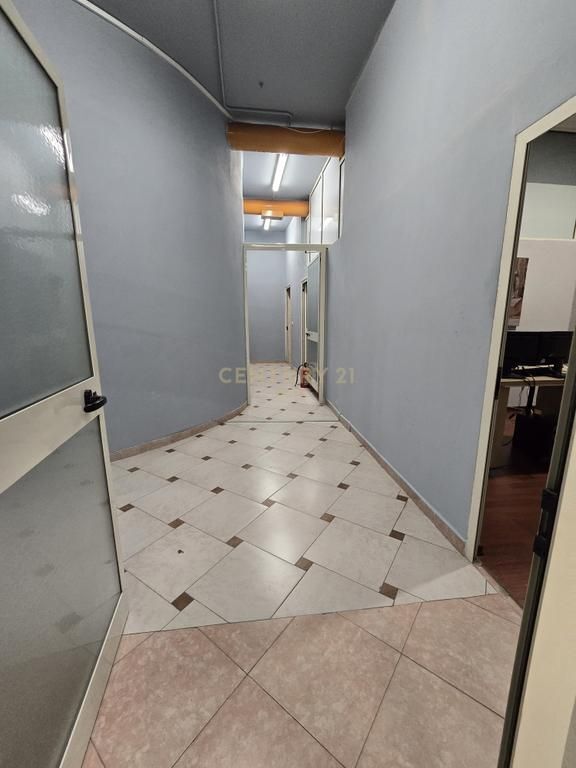 Locale in Vendita a Durrës, vicino a Via Mujo Ulqinaku (1200 Euro/m2) !
