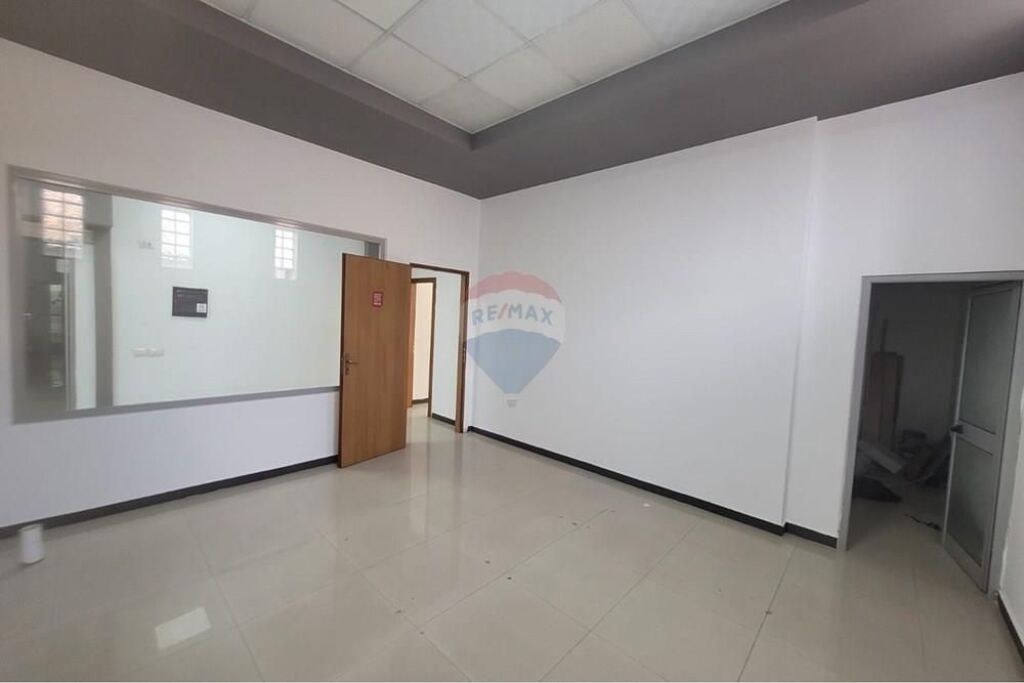 Office - For Rent - Myslym Shyri, Tirana