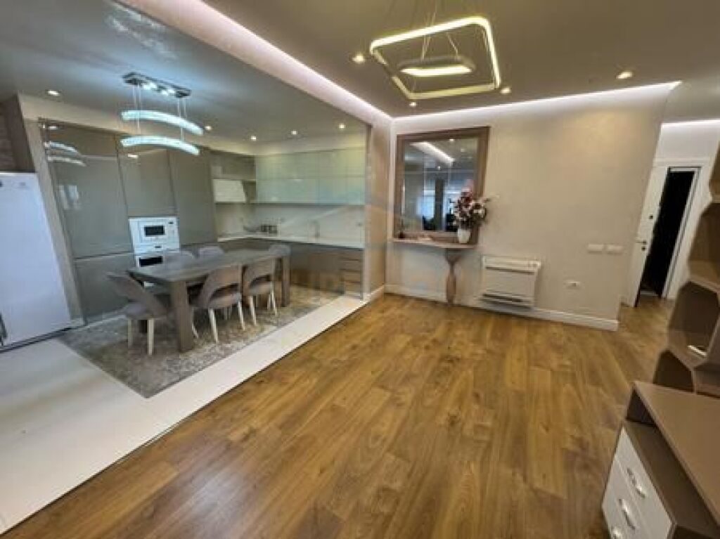For sale, Apartment 3+1+2 Parking Spaces, Fresk