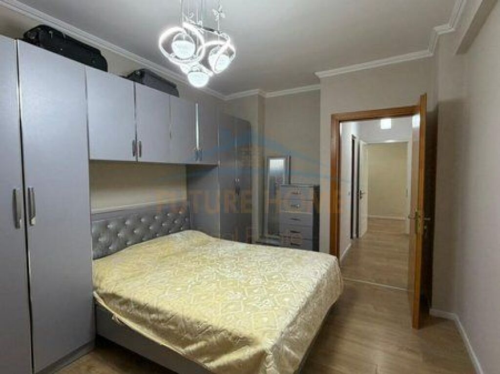 Shitet, Apartament 2+1+2 , Unaza e Re