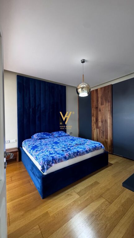 JEPET APARTAMENT 2+1+2+BLK TE KOPSHTI BOTANIK 1.800 EURO