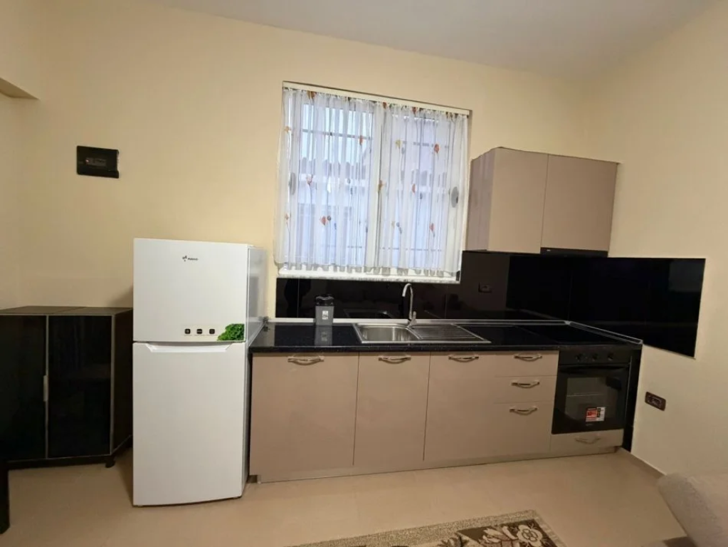Don Bosko prane Xhamise jepet me wera apartament 1+1 ne shtepi private, prane me Jordan Misja!