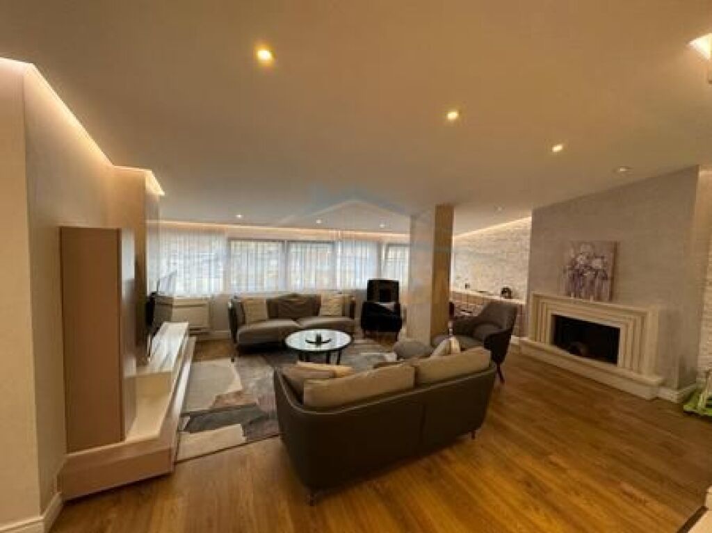 For sale, Apartment 3+1+2 Parking Spaces, Fresk