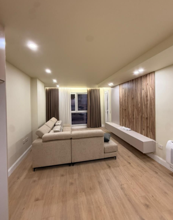 🏡 Shitet Apartament 2+1 – Colour Splash, Paskuqan