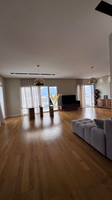 JEPET APARTAMENT 2+1+2+BLK TE KOPSHTI BOTANIK 1.800 EURO