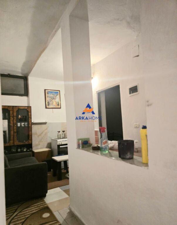 MONOLOCALE IN AFFITTO "BLLOKU VILAVE SELITE, VASIL SHANTO" 300 EURO