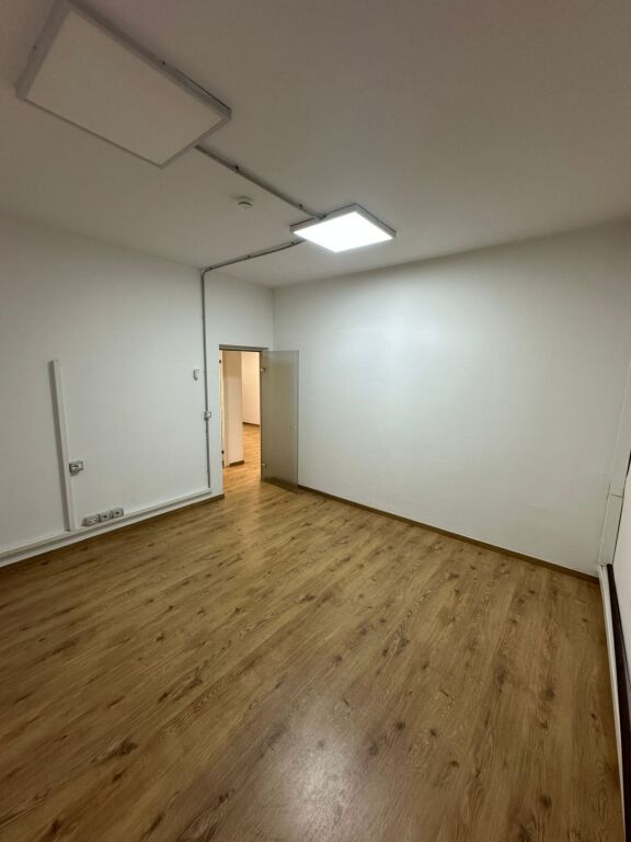 🏢 Office Space for Rent (Part of Villa) – Bllok, near Juvenilja