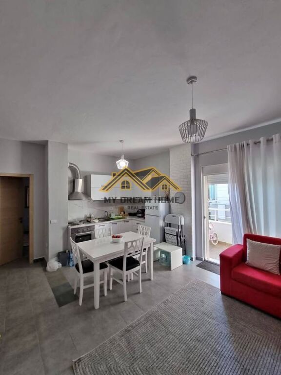 APARTAMENT 1+1 PER SHITJE TEK HOTEL SUPREME, NE QERRET !