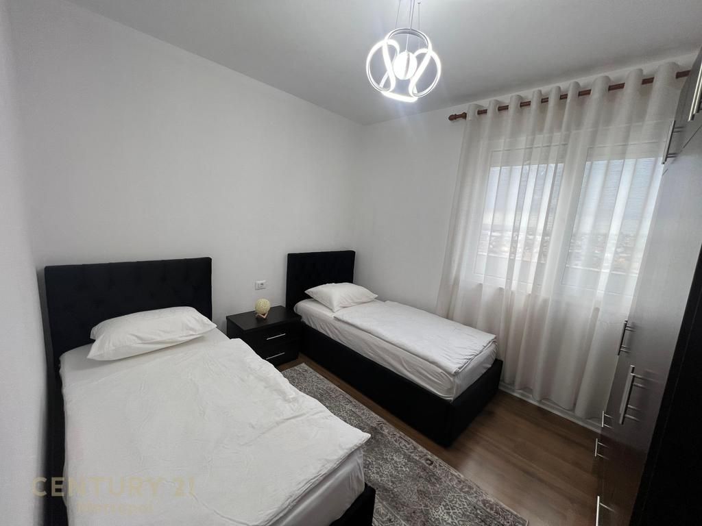 Japim me qira apartament 2+1+verandë te Rruga e Dibrës! 700 € /Muaj Sip. Totale  105m2