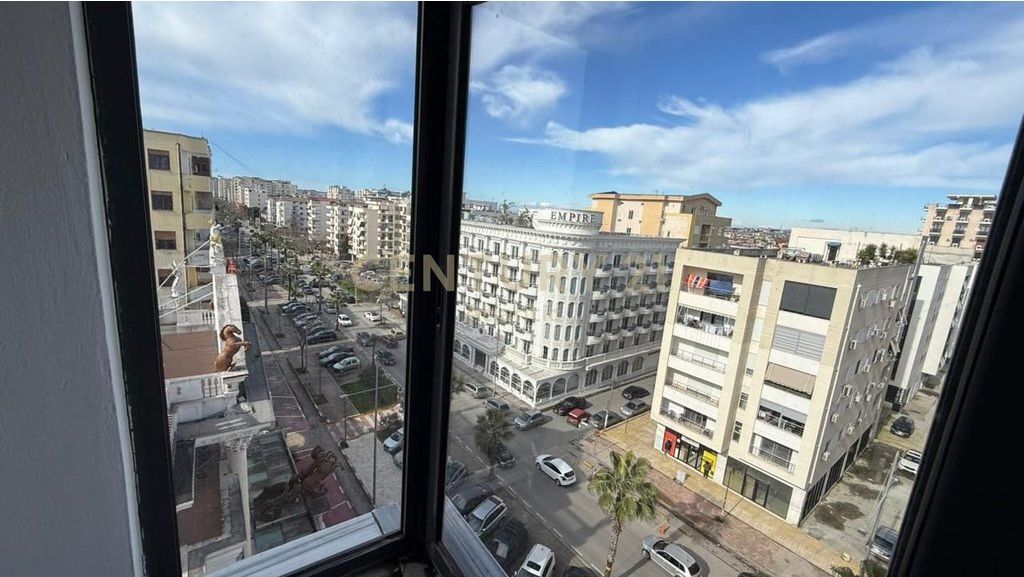 Apartament 2+1 në shitje në Plazhin e Hekurudhës 70 m²