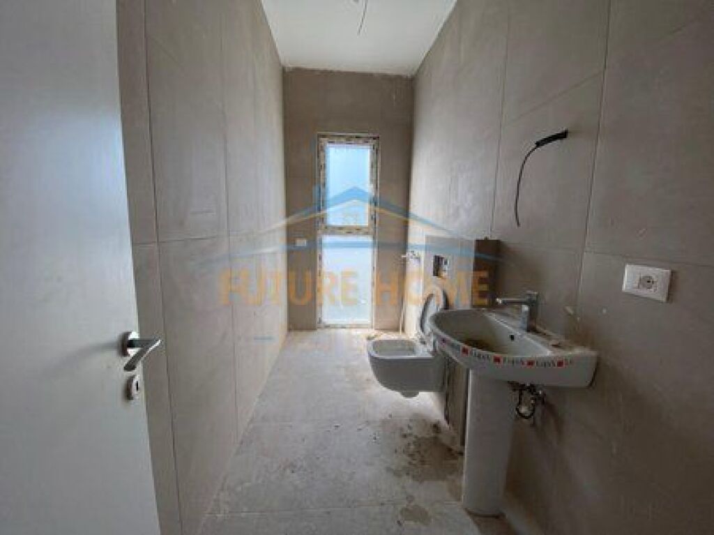 Shitet, Apartament 1+1, Unaza e Re