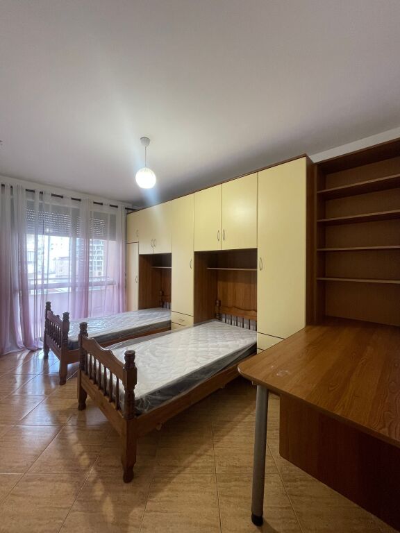 Apartment 2+1+2 for rent at the Commune of Paris