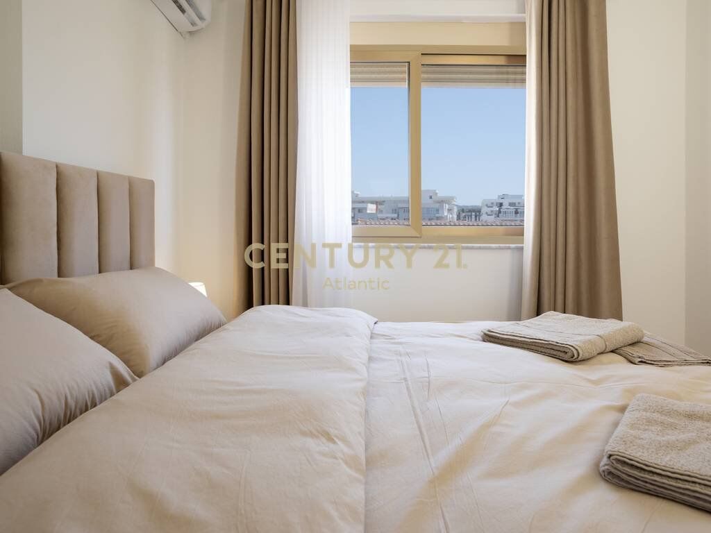 Apartament 2+1 me pamje nga Shitje në Golem