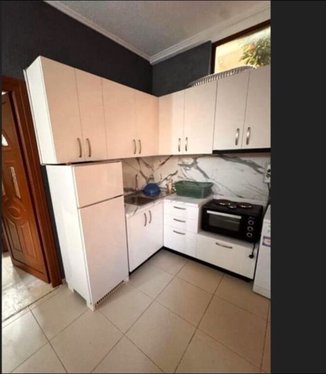 GARSIONERE 30000 LEKE,PALLATI GRAND.ISH TREGU ELEKTRIK