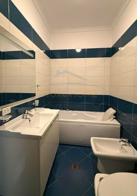 Qera, Apartament 2+1+2, Unaza e Re, Tiranë.