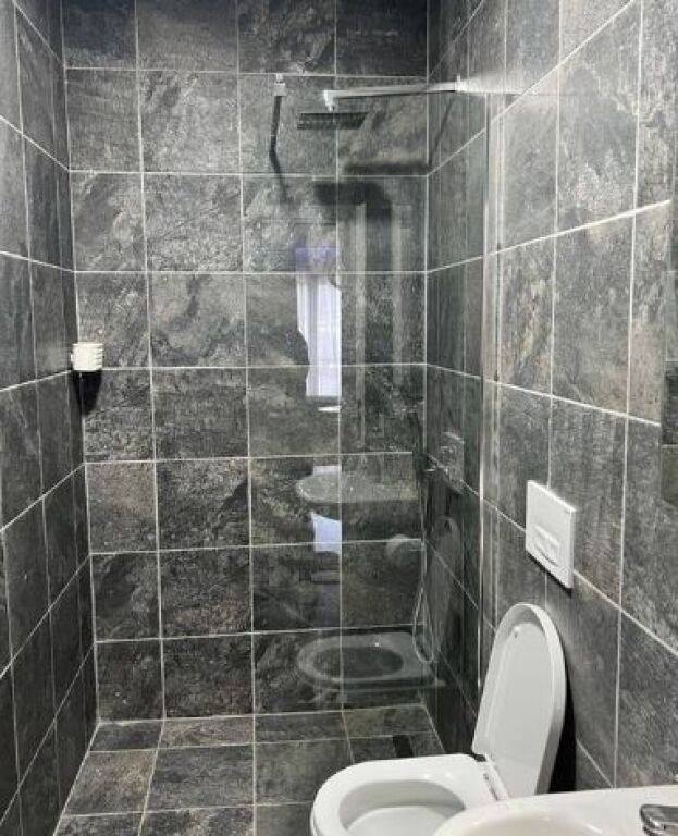 Apartament 2+1 me qera– me verandë dhe vendndodhje strategjike