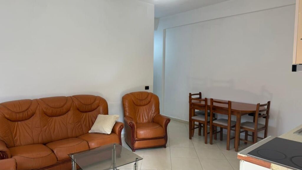 Apartment 1+1 for Rent – near Usluga | Train Station
