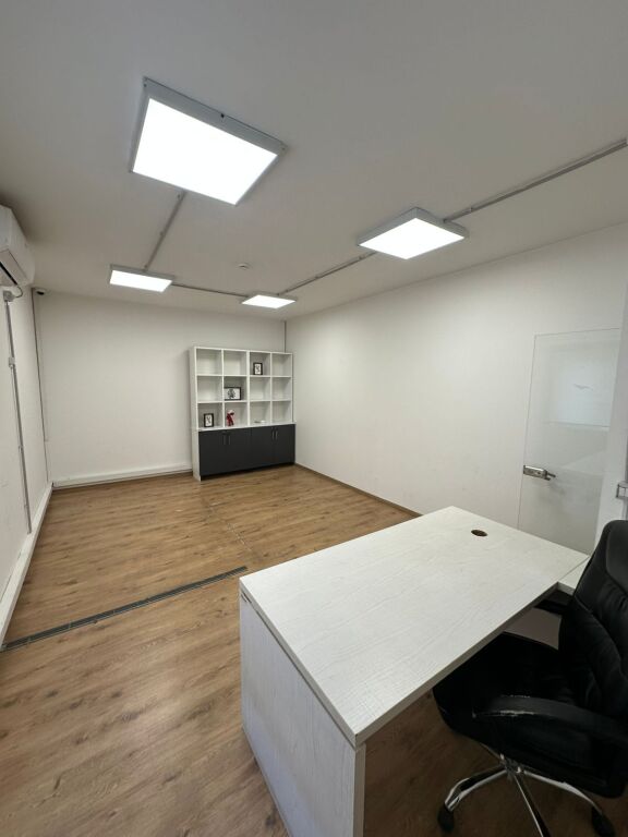 🏢 Office Space for Rent (Part of Villa) – Bllok, near Juvenilja