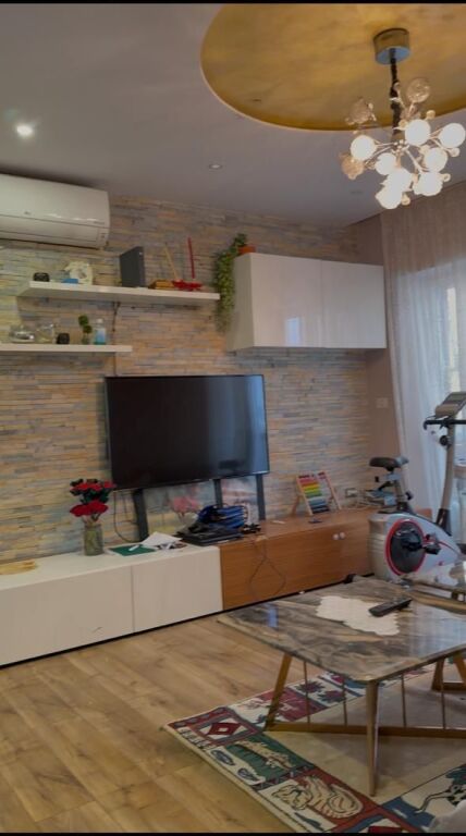 Appartamento - In Vendita - Comune di Parigi, Tirana(ID: 530581007-176)