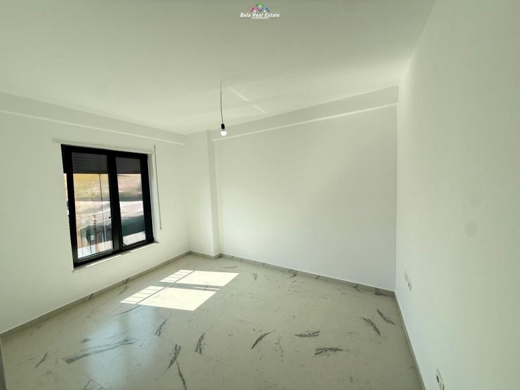 Zyre Me Qera 2+1 Tek Stacioni i Trenit (ID BZ2889) Tirane