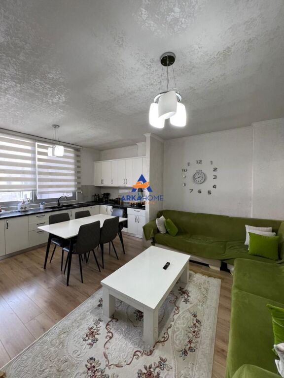 VENDESI APPARTAMENTO 3+1+2+BALCONE "A YZBERISHT" 210.000 EURO