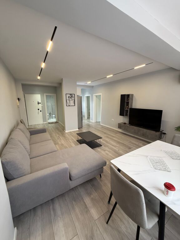 Okazionn!! Shitet apartament luksoz 2+1 tek 21 dhjetori (90m neto) 269,000 euro