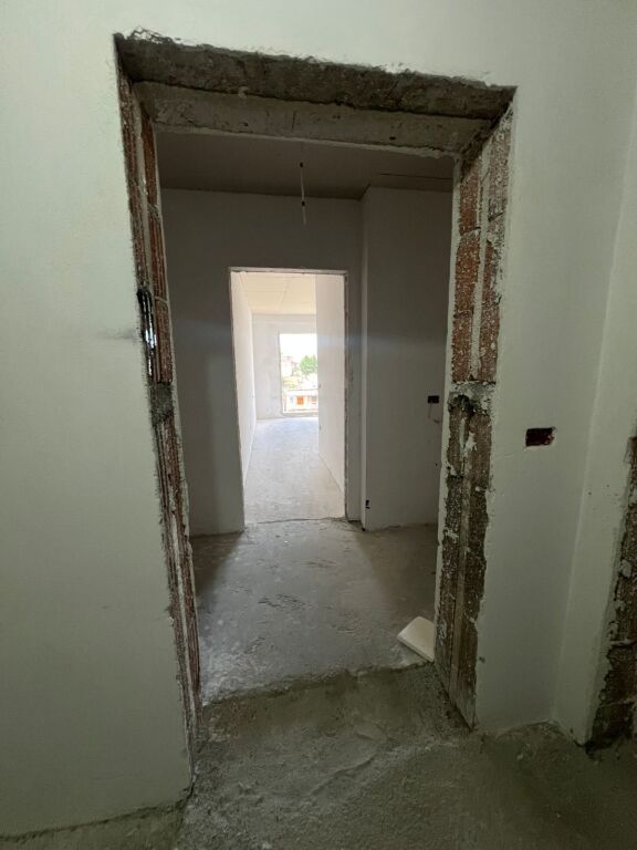 🏡 Shitet apartament 2+1 prane Tv Klan, mundesi pagese me Keste
