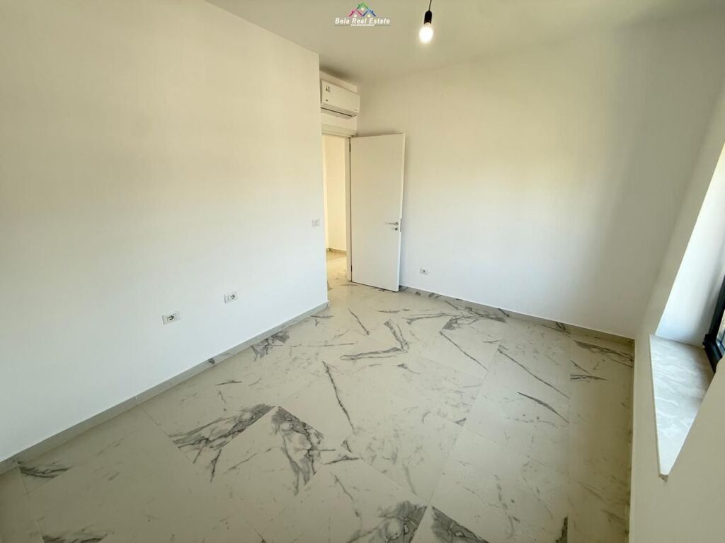 Zyre Me Qera 2+1 Tek Stacioni i Trenit (ID BZ2889) Tirane