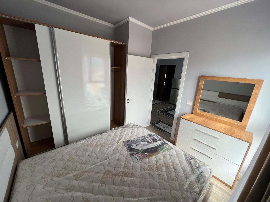 Shitet Apartament 1+1+parking 5 maji