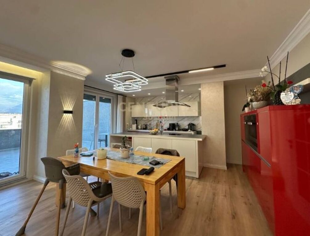 Apartment 3+1+2 with veranda for sale