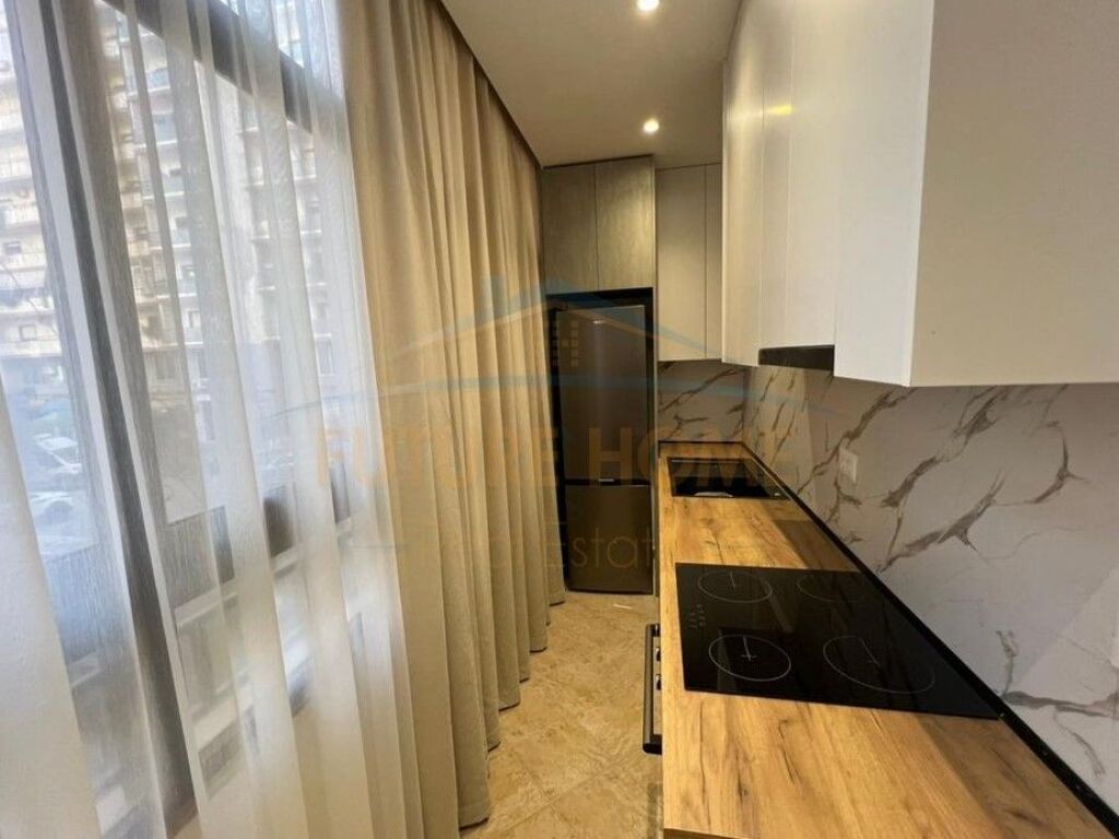 Shitet, Apartament 1+1, Komuna e Parisit, Tirane