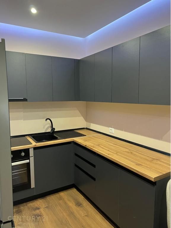 Japim me qira apartament 2+1+verandë te Rruga e Dibrës! 700 € /Muaj Sip. Totale  105m2